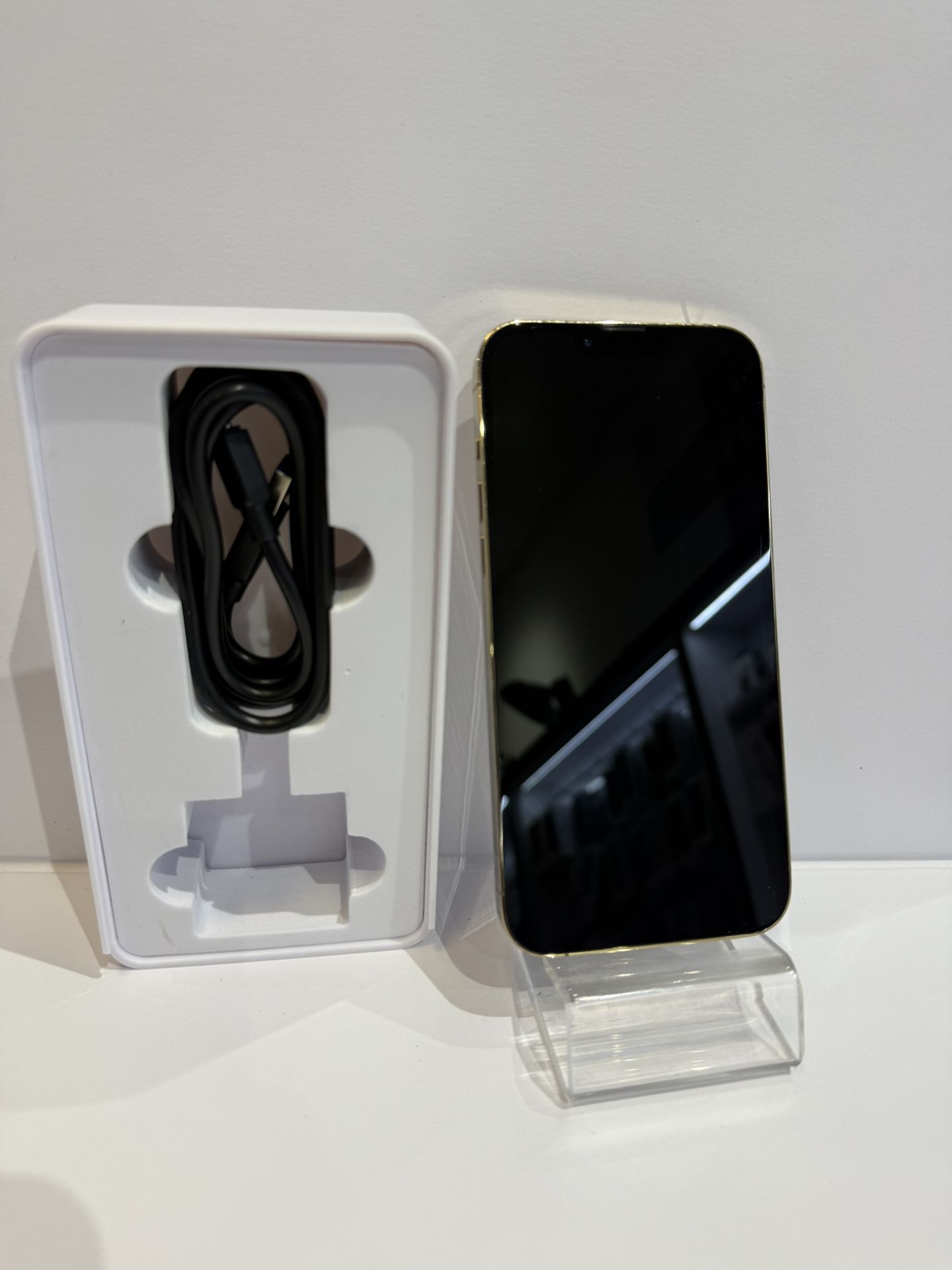 iPhone 13 Pro Max 256Gb AT&T Or Cricket Wireless