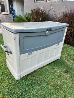 Large Keter Outdoor Storage Box – Great Condition!”