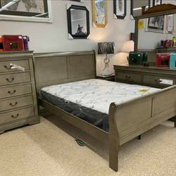 Louis Philip Gray Sleigh Bedroom Set