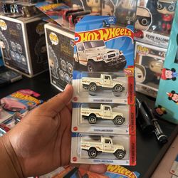 Toyota Land Cruiser Hot Wheels