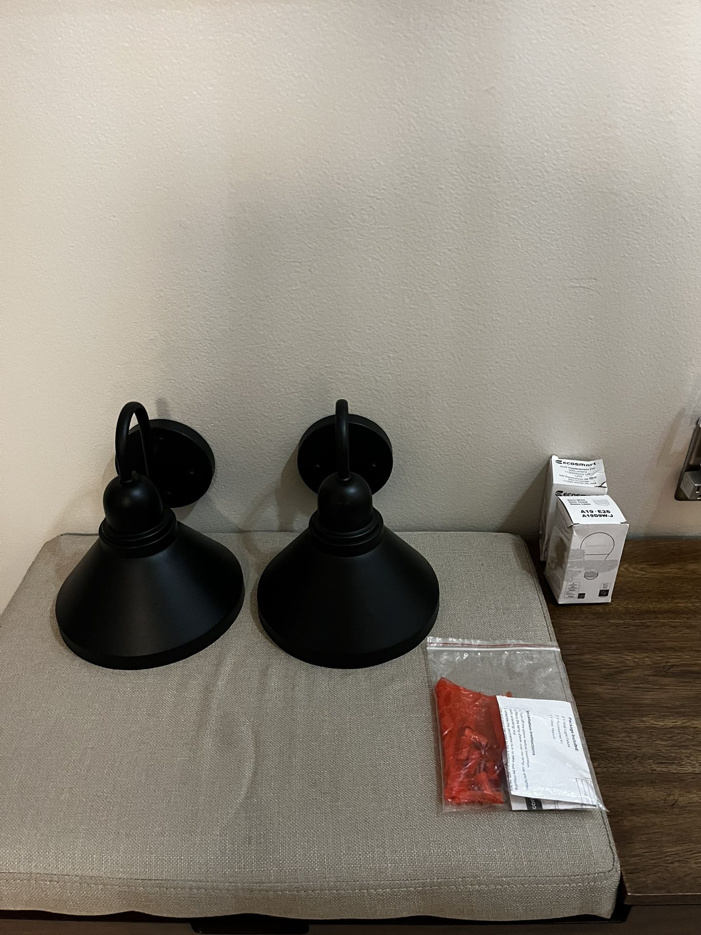 New Pair If Black Wall Lamps Whit Lightbulbs ( Hardwired)