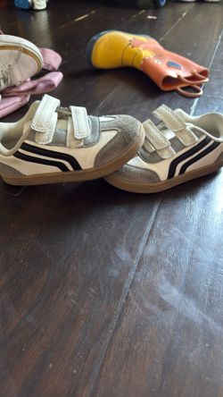 Boys Shoe Size 10