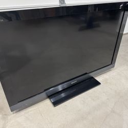 Sony Bravia 40” NOT SMART TV!  -35ave & Glendale 