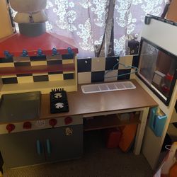 Drive Thru Style Play Set 