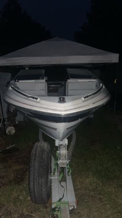 1986 Bayliner Capri Boat