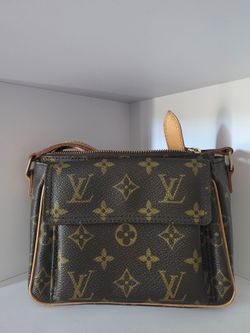 Louis Vuitton
Monogram Viva-Cite PM