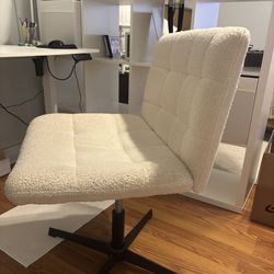 Contemporary office desk chair