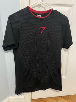 Gymshark Onyx v1 shirt size Large Red Logo black