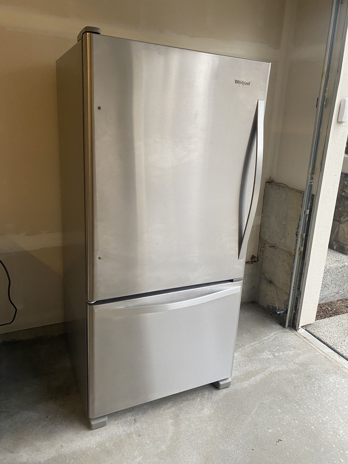 Like New Whirlpool 33 Inches Wide Bottom Freezer Refrigerator With Spill Guard Glass Shelf 22 Cu Ft.³model WRB322DMBM