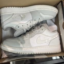 Jordan 1 Low Dust Grey