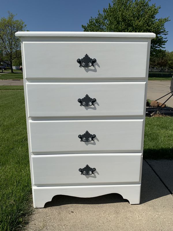 White Dresser for Sale in North Ridgeville, OH OfferUp