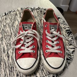 Selling Red Converse Size 7!