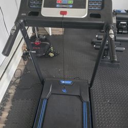 XTERRA Fitness Premium Folding Smart Treadmill, Compact Design, 250+ LB Weight Capacity, Powerful Mo