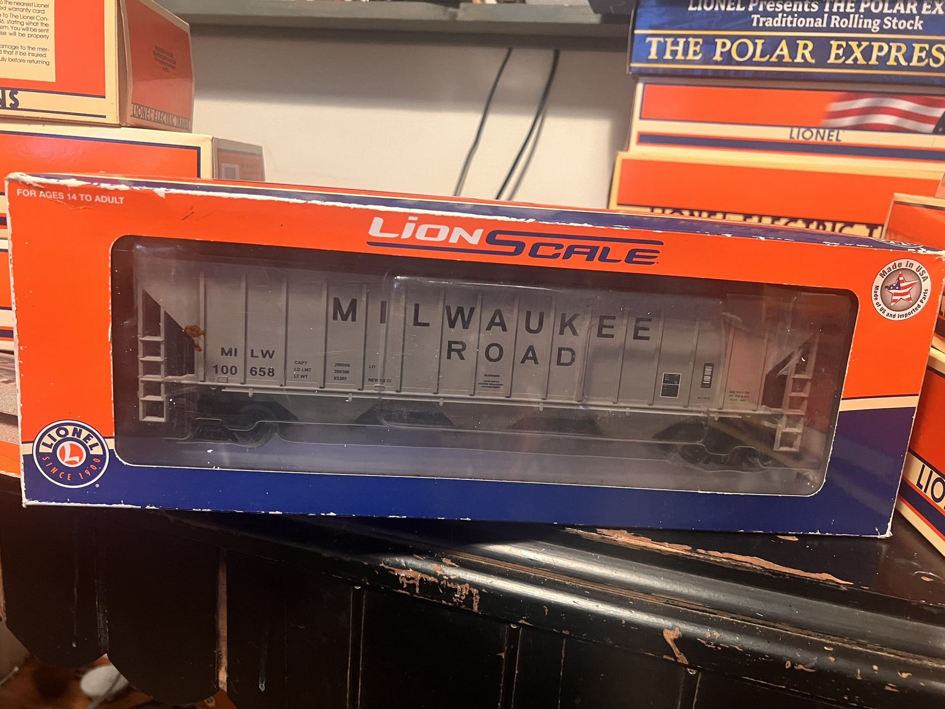 Lionel LionScale Milwaukee Road Covered Hopper – Road #100658