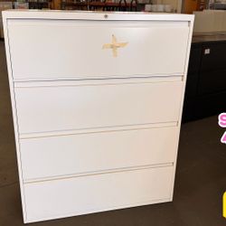 Steelcase 4 Drawer Lateral Filing Cabinet 42″W