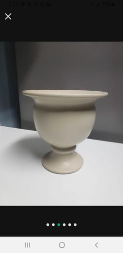 Vintage 8" Haeger Butter-cream Urn Vase Planter 