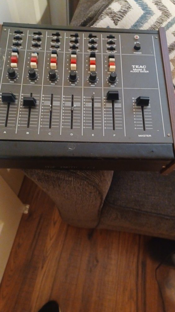 TEAC Audio Mixer