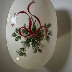 Mikasa Dish With Lid Christmas Gold Detailing Ribbon Holly Berry Pine Candy