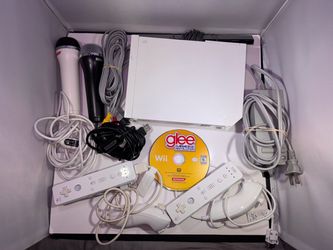 Nintendo Wii RVL-001 Console with OEM 2 Controller and 1 Video Games Bundle 2 mics