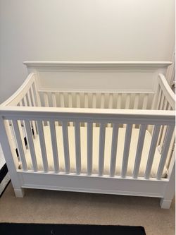 Pottery Barn Kids Larkin Convertible Crib + NEW Toddler Rail + PBK Mattress