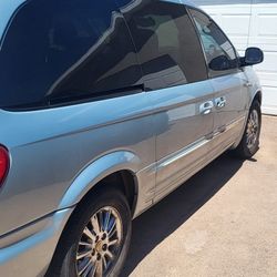 2000 Chrysler Town & Country