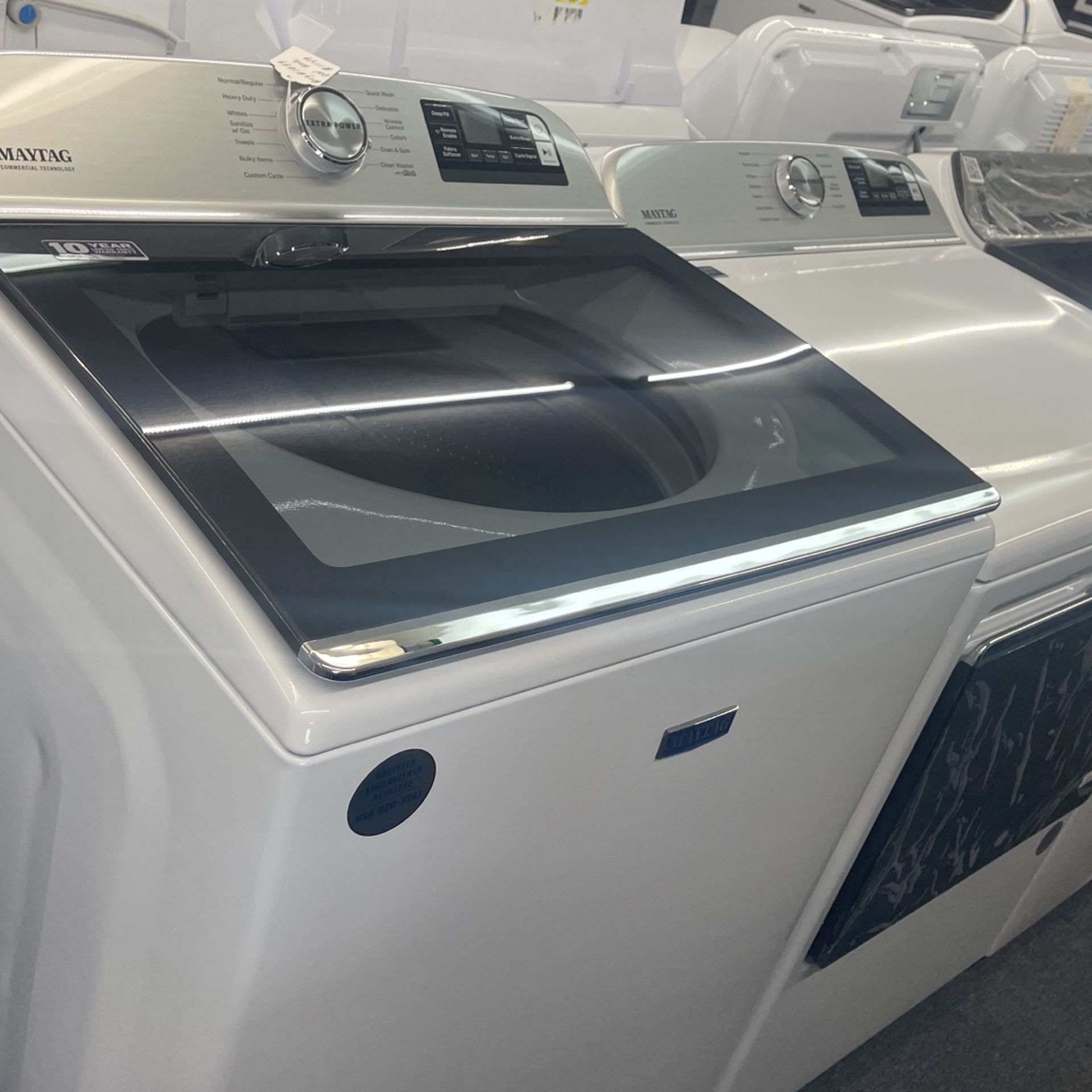 New Scratch And Dent Maytag Washer And Dryer Set. 1 Year Manufacture Warranty