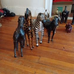 2 Horses, Zebra and Giraffe Statues