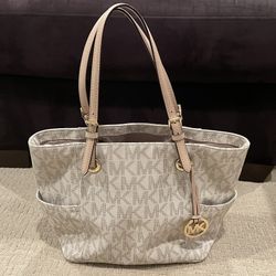 Michael Kors Medium Logo Tote Bag