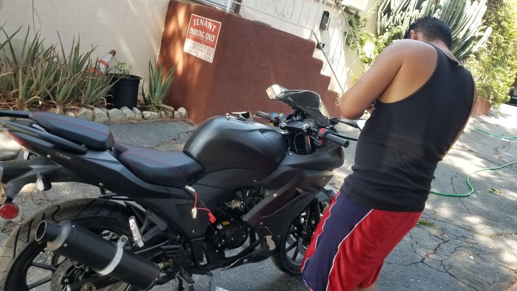 Boom Ninja SR9 125cc Full-Size Motorcycle - Street Legal