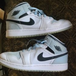 NIKE JORDAN  shoes Size 7 Y  = WOMENS 8.5 , MENS 7 