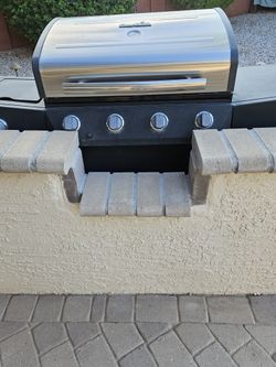 Charbroil Grill With Tank