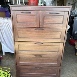 6 Drawers Dresser $220