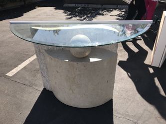 Decorative table excellent condition Please 👍🏽😘📦🎊CHECK My STORE🤡😎😜😇Sony,android,iPhone,galaxy Nokia Samsung galaxy 🌌 note, HTC, Motorola, Nike, adida