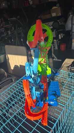 Hot wheels car roller coaster