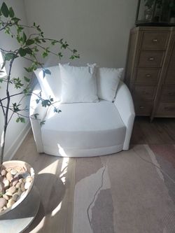 Living Spaces Mayes Swivel Chair