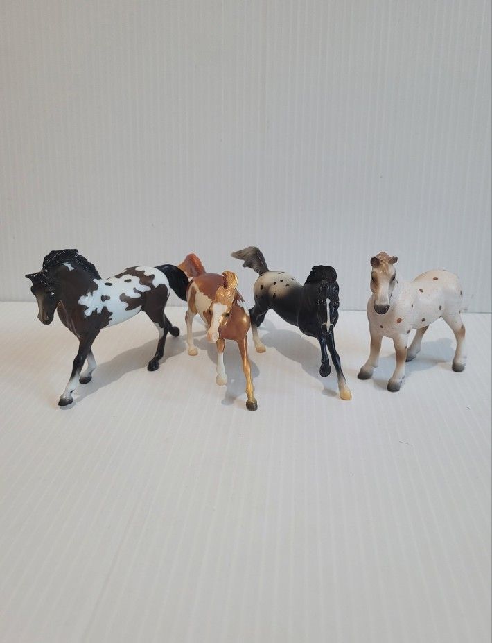 BREYER Stablemates Lot- 4  #97261, #5906, #97248, #9245 Vintage 2.5"X4.5"