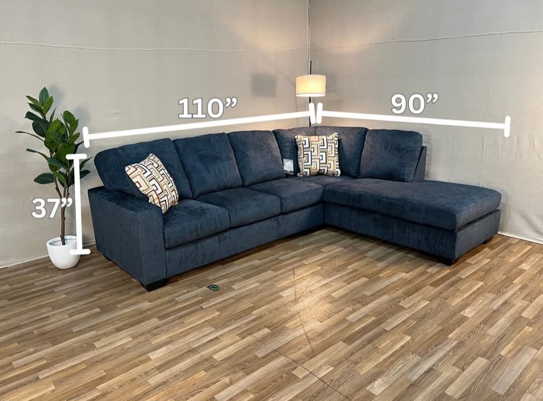 Brand New 🎀 Hot Deal 🤝AVIEMORE INK 2-PIECE RAF/LAF SECTIONAL WITH CHAISE