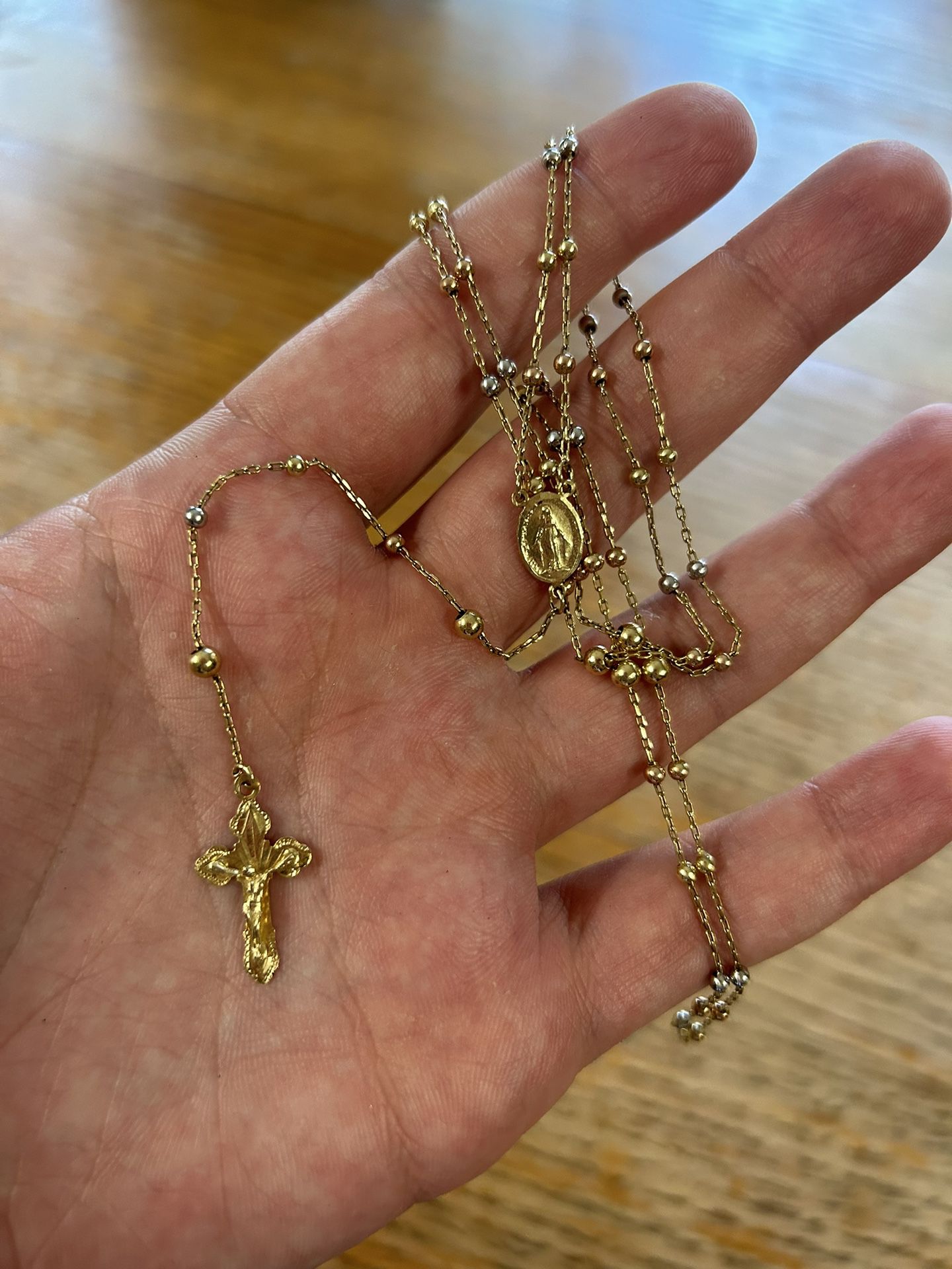 Woman 14K Gold Rosary