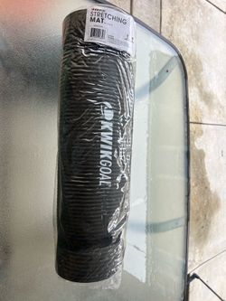 kwikgoal stretching  mat 68" L 24" W  NEW