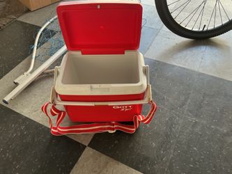 Ice chest gott like new $15 6 pack