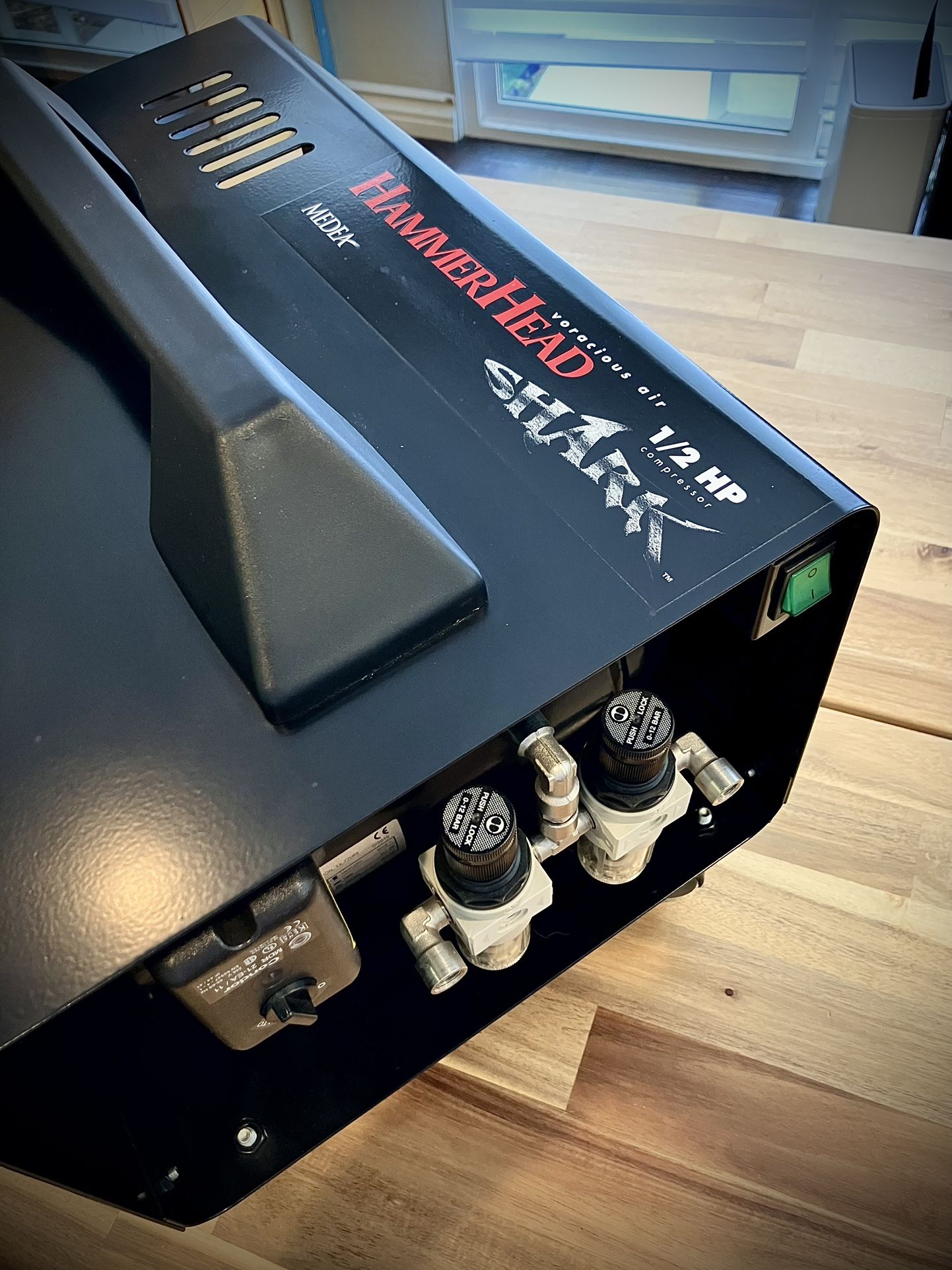 Iwata Hammerhead Shark Air Brush Compressor
