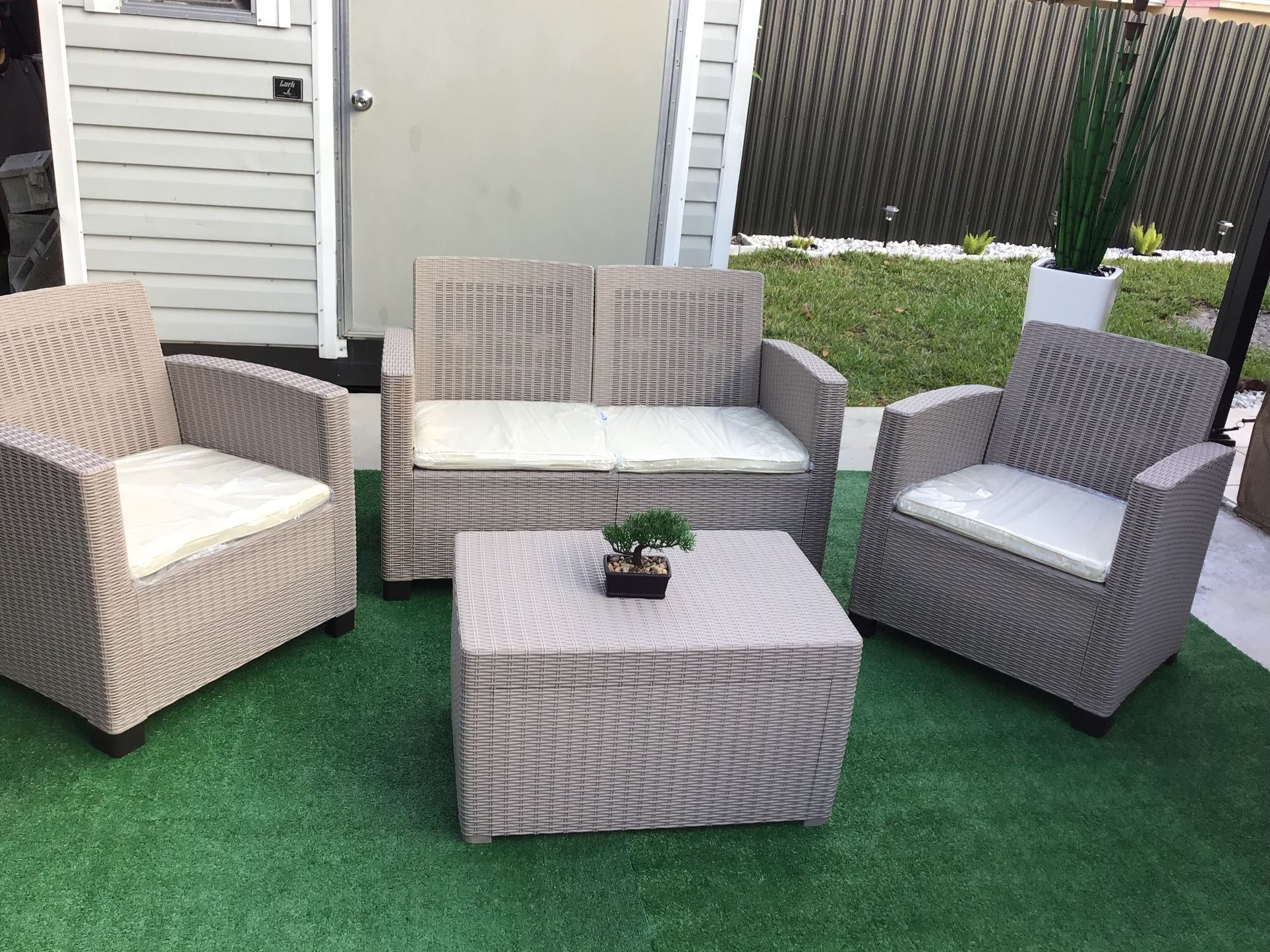 Patio-Outdoor Moderno Furniture NEW