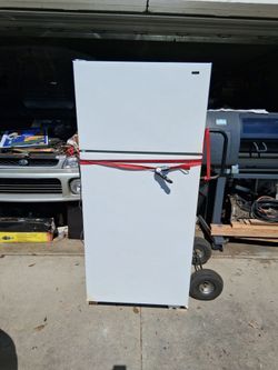Refrigerator Hotpoint 17cubic Used 100% working 1yr warrenty