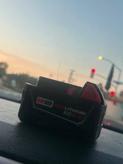 2 Milwaukee Batteries xc5.0