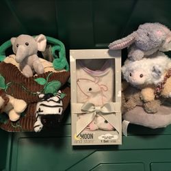 Moon and stars newborn gift set Bundle 