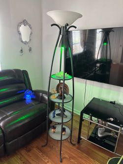 Beautiful floor lamp 70”