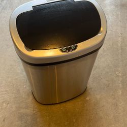 Automatic Garbage Can Works 