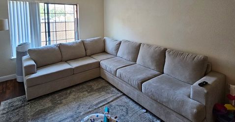 Large Living Spaces Sectional Sofa