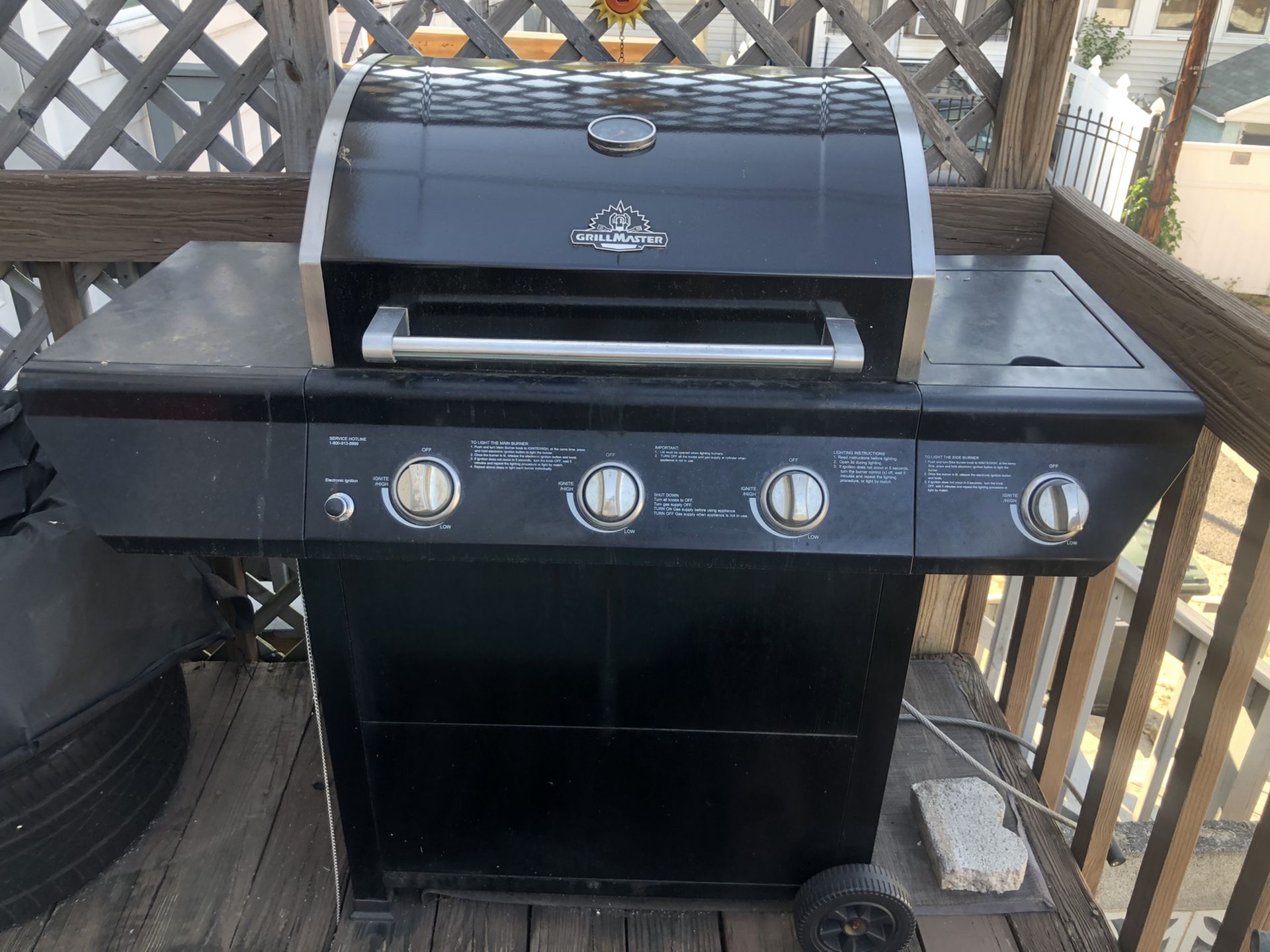 Grill Master 4 burner gas grill