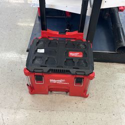 Milwaukee Pack out Tool Box